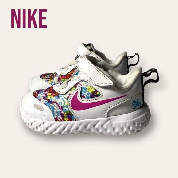 Nike Revolution 5 Fable Size 4C CW1605-100 - Picture 1 of 9